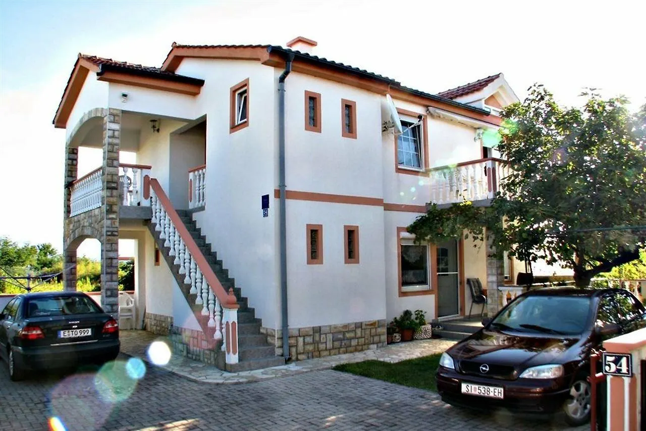 Apartments Galic Nin