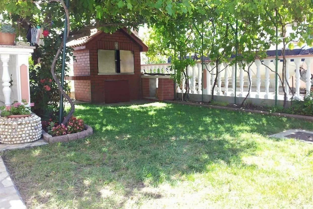 Apartments Galic Nin 0*,